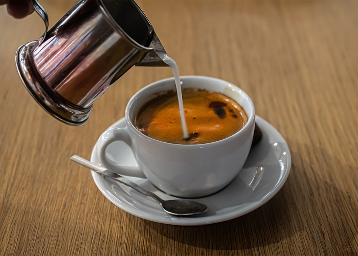 Cà phê chất lượng chứa nhiều chất chống oxy hóa  và có thể mang lại nhiều lợi ích cho sức khỏe .