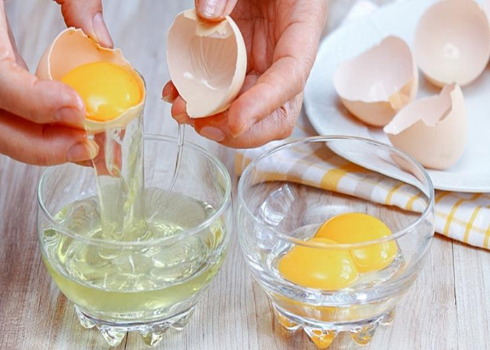 Lượng vitamin nhóm B và protein trong lòng trứng gà giúp ức chế sự gia tăng của sắc tố melanin